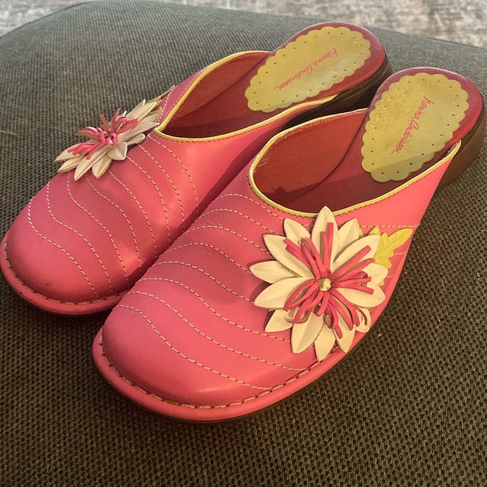 Hanna Andersson womens leather flower mules clogs Sz 39 8 pink
